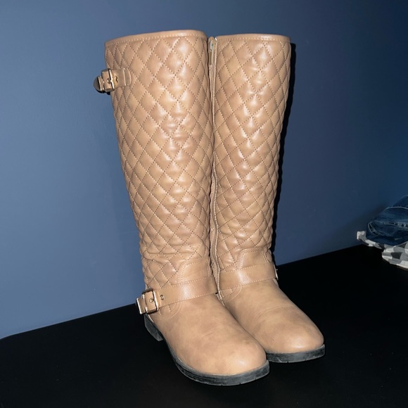 Tan quilted pattern boots size 8 1/2 👢 - Picture 5 of 14